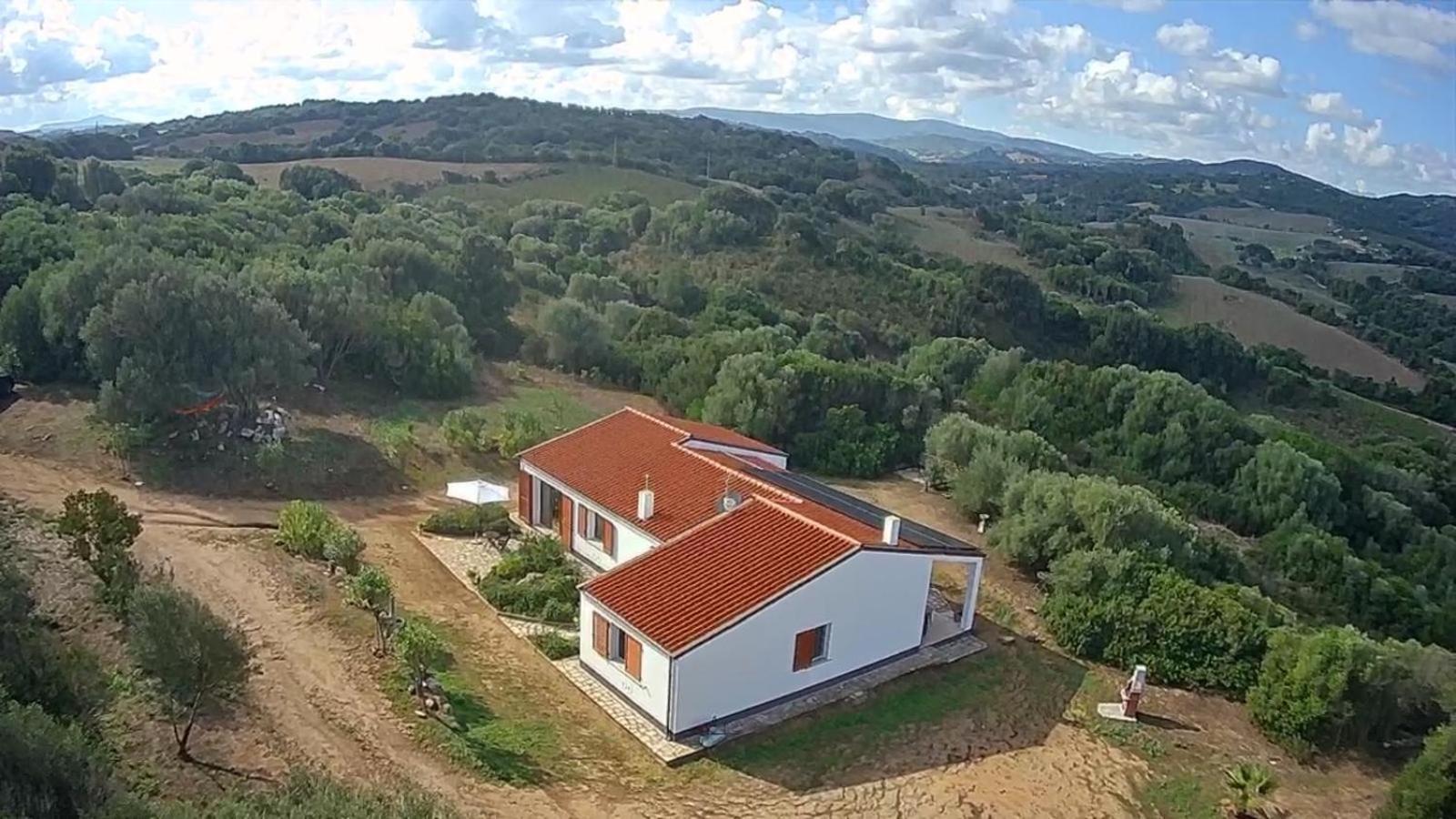 La Piana Holiday House Bassacutena Exteriör bild